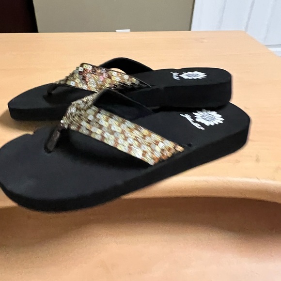 Yellow Box Shoes Yellow Box Sandy Flip Flop Sandals 75 Poshmark